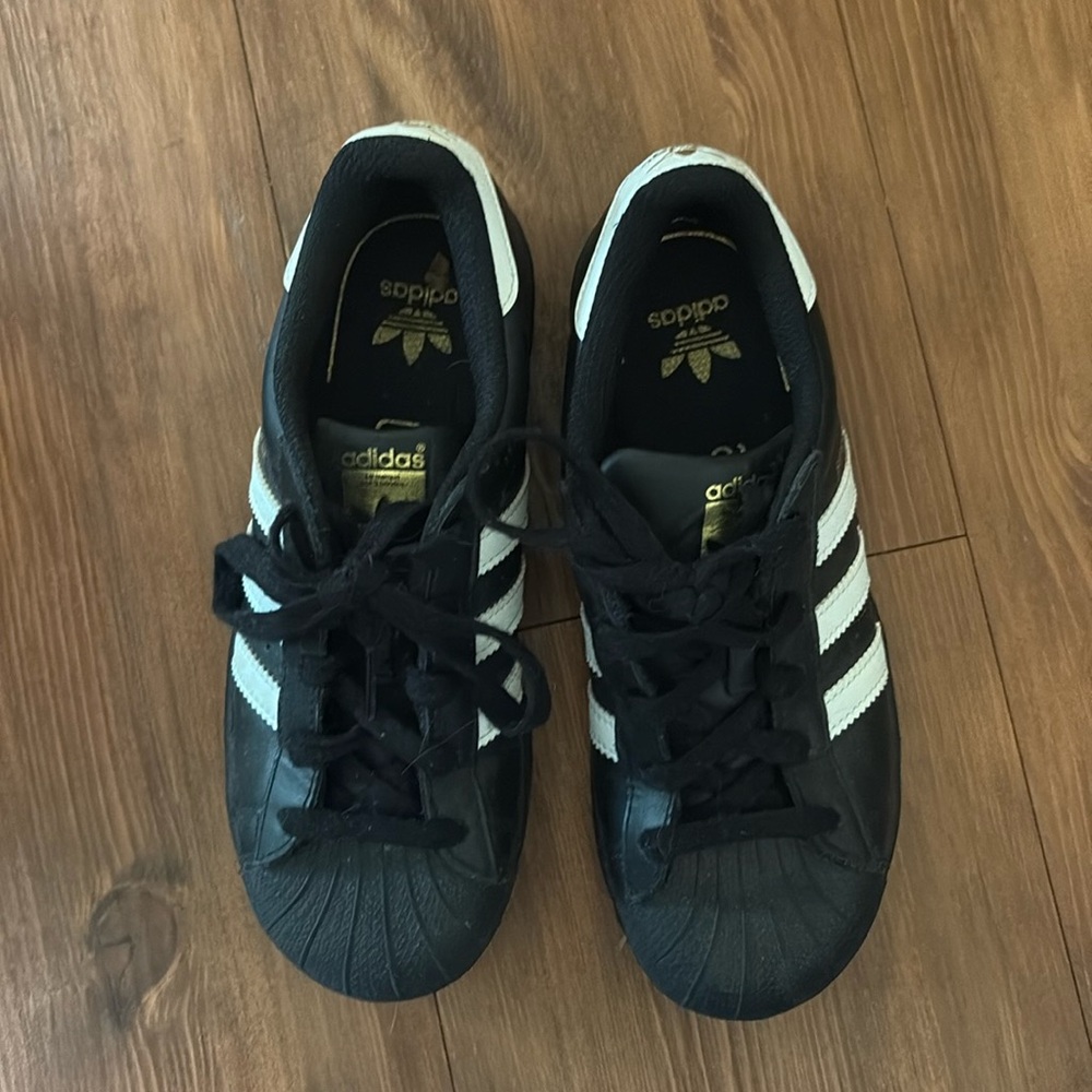 Boys Size 2 Adidas Superstar